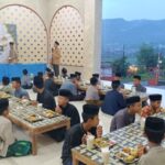 Buka Puasa Sunnah Santri Yatim dan Dhuafa Penghafal Quran Pesantren Al Hilal Terus Istiqomah Dilaksanakan