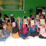 Wakaf Quran, Iqra dan Buku-Buku Islam Telah Diterima Saudara Muslim di Papua