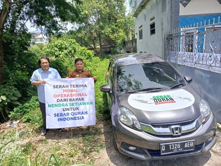 Serah Terima Wakaf Kendaraan untuk Operasional Yayasan Al Hilal dalam  Program Sebar Quran Indonesia