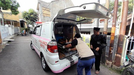 Ambulans Gratis LAZISWAF Pesantren Al Hilal Terus Melayani Masyarakat Dhuafa Tanpa Pamrih