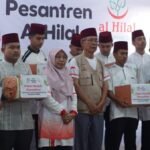 Semarak Milad Pesantren Al Hilal, Sedekah Granit dan Hadiah Ramadhan pun Disalurkan