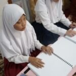 Penyaluran dan Pelatihan Quran Braille di Yayasan Al Hikmah Sukses Dilaksanakan