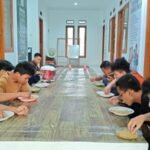 Suasana Makan Bersama Santri Yatim dan Penghafal Al-Quran di Seluruh Pondok Pesantren Al Hilal