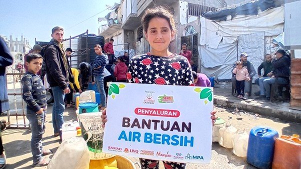 LAZISWAF Pesantren Al Hilal Bawakan Harapan Baru Lewat Puluhan Ribu Liter Air Bersih untuk Warga di Gaza Palestina