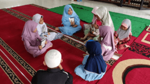 Quran dan Meja Quran Disalurkan di Pesantren Miftahul Hidayah