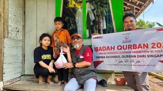Qurban DAY Laziswaf Pesantren Al Hilal dengan Donatur Singapura