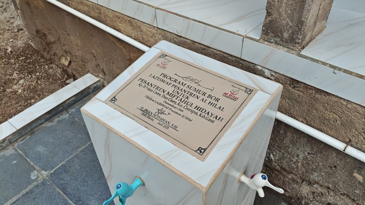 A sign on a white box

AI-generated content may be incorrect.