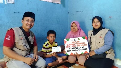A group of people holding a sign AI-generated content may be incorrect.