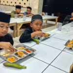 Energi Berkah untuk Generasi Qur'ani, Mengisi Perut Santri Yatim dengan Sedekah Beras