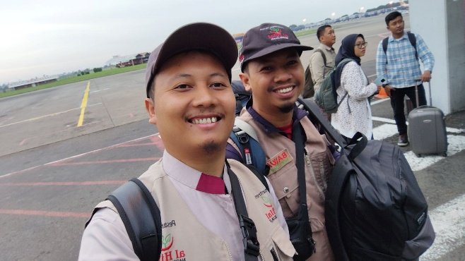 A group of men in uniform

AI-generated content may be incorrect.