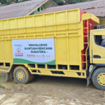 Tim LAZISWAF Al Hilal Gotong Royong Bersihkan Pesantren Tertua Aceh Tamiang dan Hadirkan 7000 Liter Air Bersih