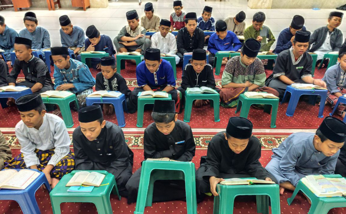 Lembaga Amil Zakat Bandung Al Hilal – Qurban, Zakat & Santri Yatim Terpercaya