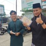 Tebar Mushaf Menjelang Berbuka, Bahagia Terpancar di Pusat Kuliner Muhammadiyah Padang Panjang