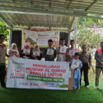 Tingkatkan Semangat Santri Tunanetra Belajar Al Quran, LAZISWAF Al Hilal Salurkan Mushaf Braille di SLB YKB A Garut