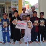 Sebar Quran Ramadhan Berlanjut di Cikalong Wetan, Mushaf Al-Qur’an Disalurkan ke TPQ dan Madrasah di Pelosok
