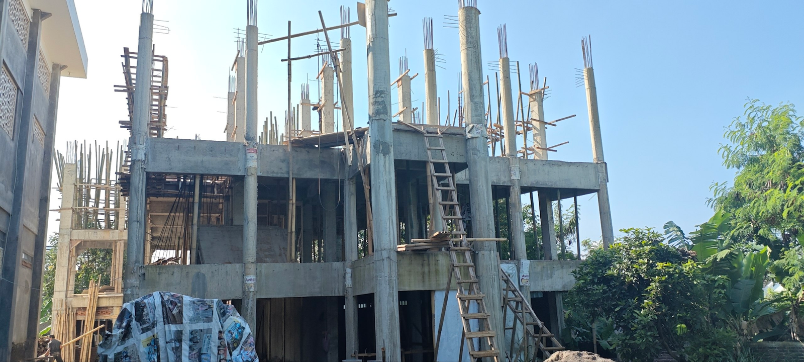 Pelepasan Bambu Blandar di Lantai 2 Telah Selesai, Kemajuan Pembangunan Asrama Santri Cibiru Per 15 April 2026