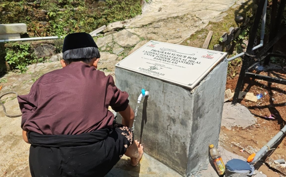 Ikhtiar Hadirkan Air Bersih untuk Santri, Laziswaf Al Hilal Resmikan Sumur Bor di Pondok Pesantren Babussalam