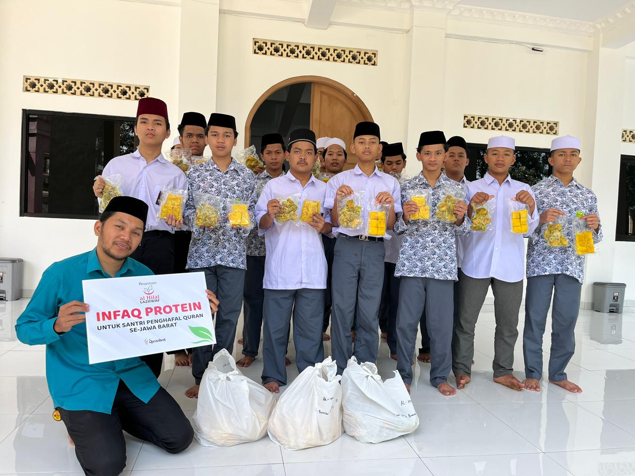 Sedekah Pangan untuk Santri, Wujudkan Gizi yang Lebih Baik Untuk Para Santri di Pesantren Al Hilal