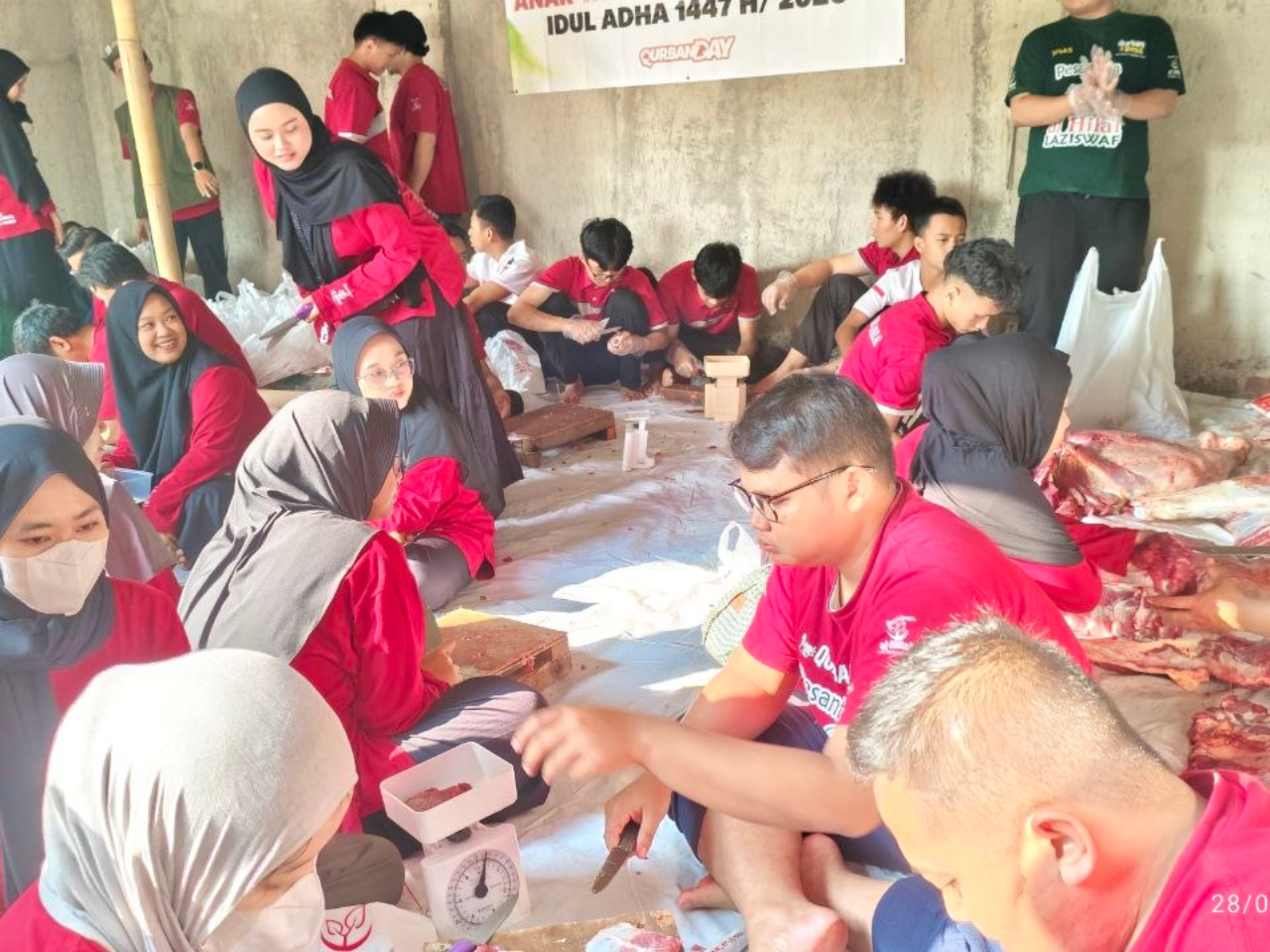Pelaksanaan Qurban di Pesantren Al Hilal 2 Cibiru, Tebar Kebahagiaan untuk Warga dan Santri Dhuafa