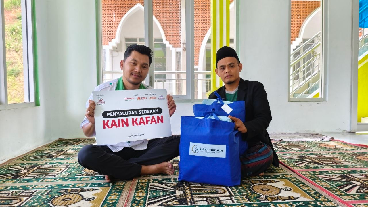 LAZISWAF Al Hilal Kembali Salurkan Kain Kafan untuk Masjid-Masjid di Pelosok Garut