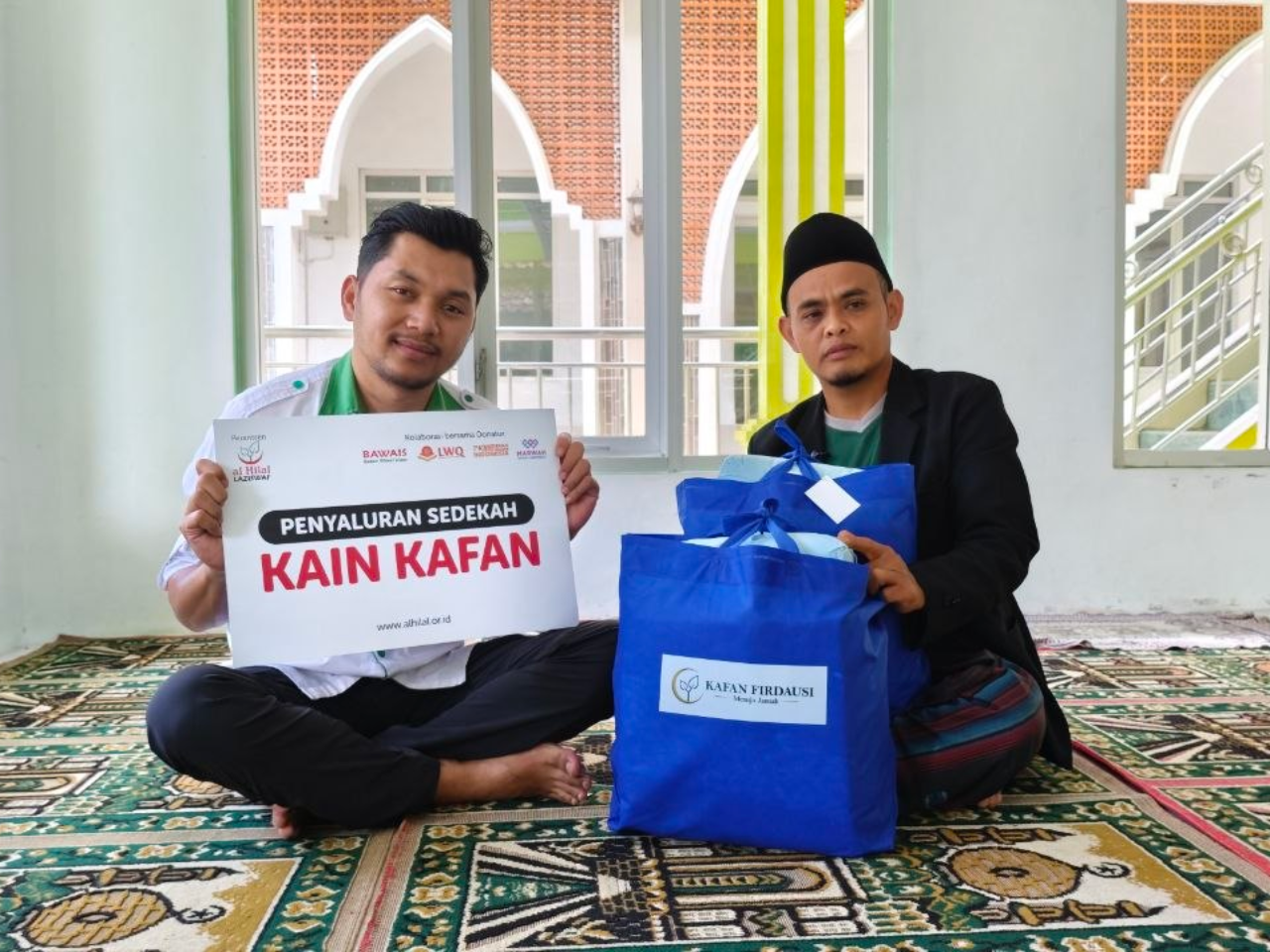 LAZISWAF Al Hilal Kembali Salurkan Kain Kafan untuk Masjid-Masjid di Pelosok Garut