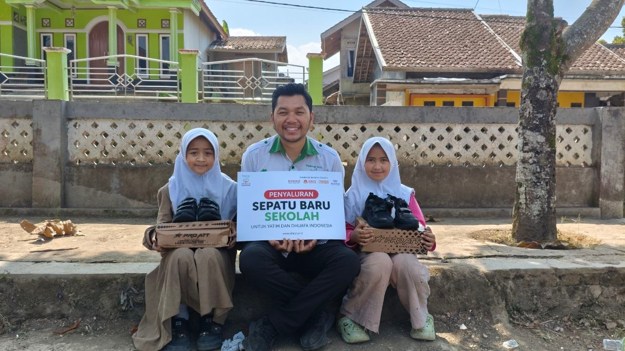Salurkan Sepatu Baru untuk Yatim dan Dhuafa di Kabupaten Garut, Hadirkan Senyum dan Semangat Baru untuk Belajar