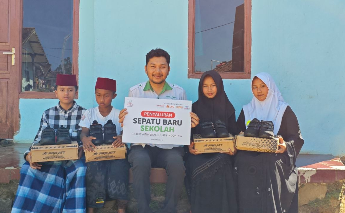 Salurkan Sepatu Baru untuk Yatim dan Dhuafa di Kabupaten Garut, Hadirkan Senyum dan Semangat Baru untuk Belajar