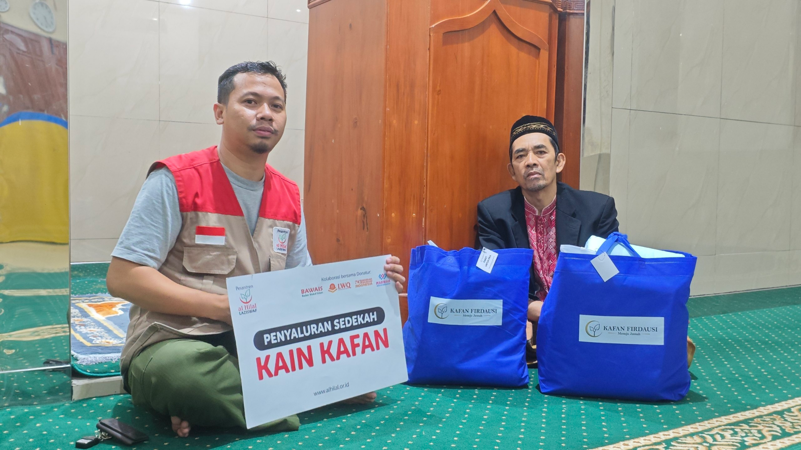 Sedekah Kain Kafan Disalurkan Di Wilayah Ngamprah Bandung Barat