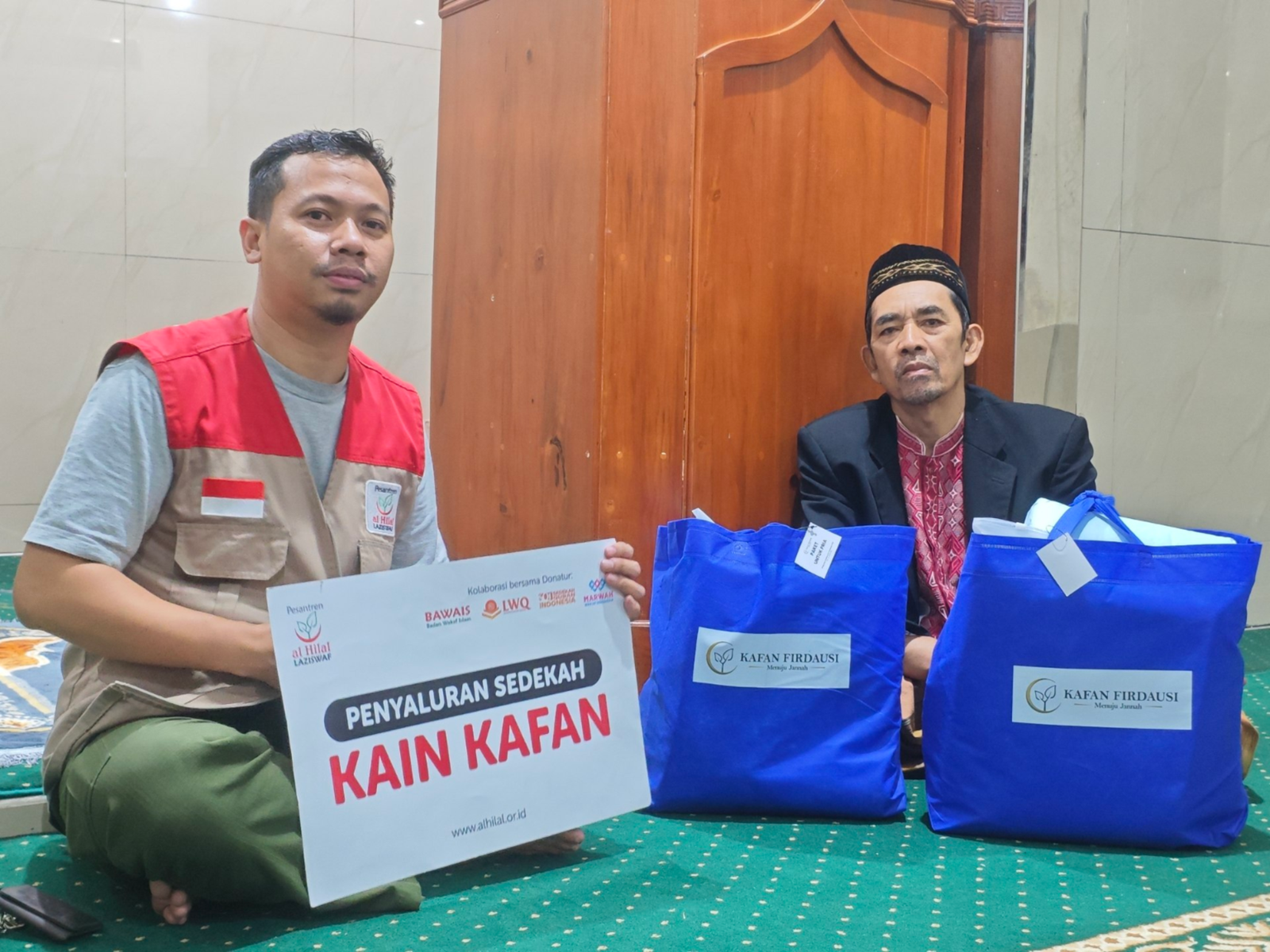 Sedekah Kain Kafan Disalurkan Di Wilayah Ngamprah Bandung Barat