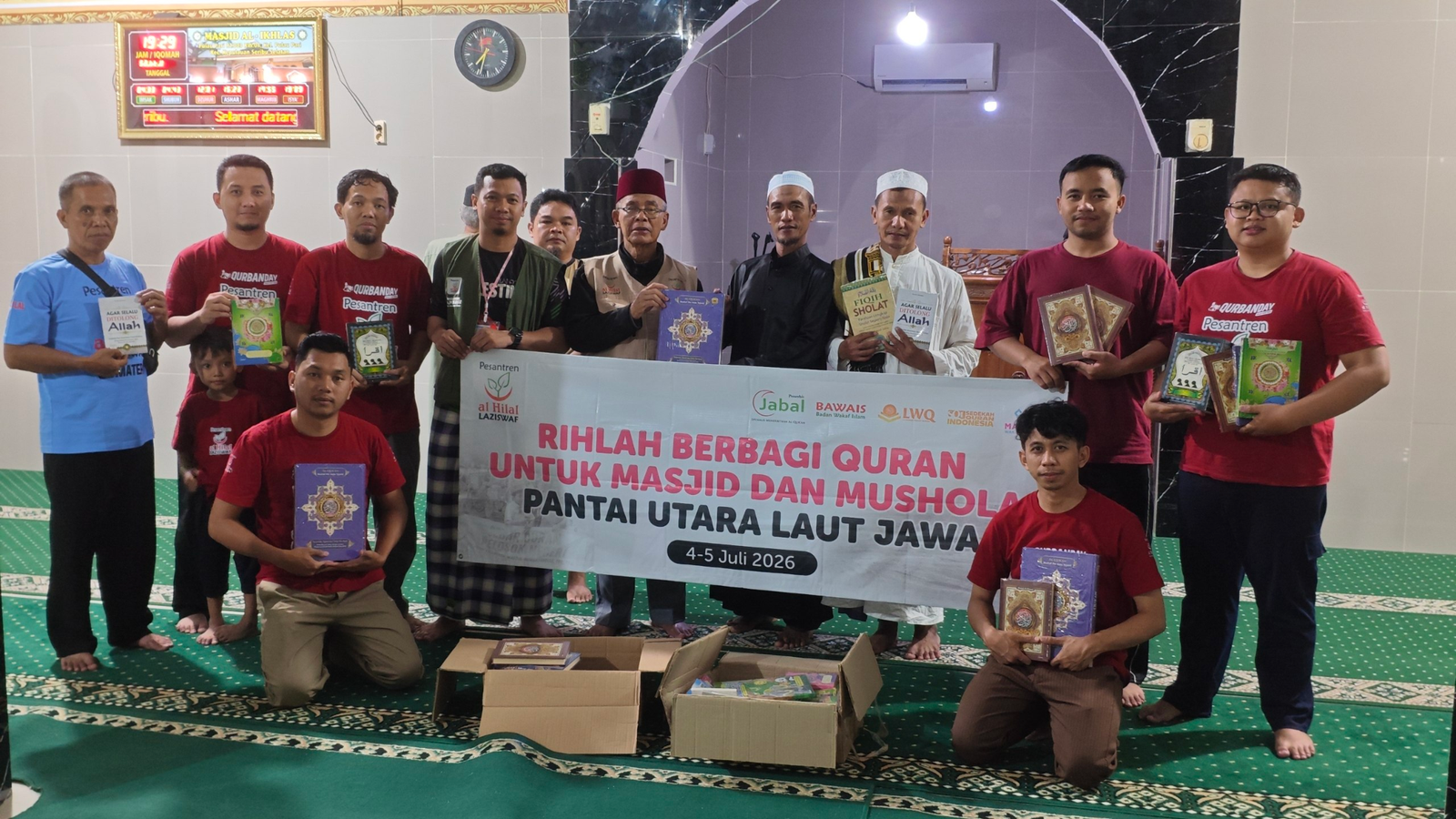 Sebar Quran Pantai Utara Laut Jawa, LAZISWAF Al Hilal Salurkan Mushaf Al-Qur'an ke Pulau Pari Kepulauan Seribu