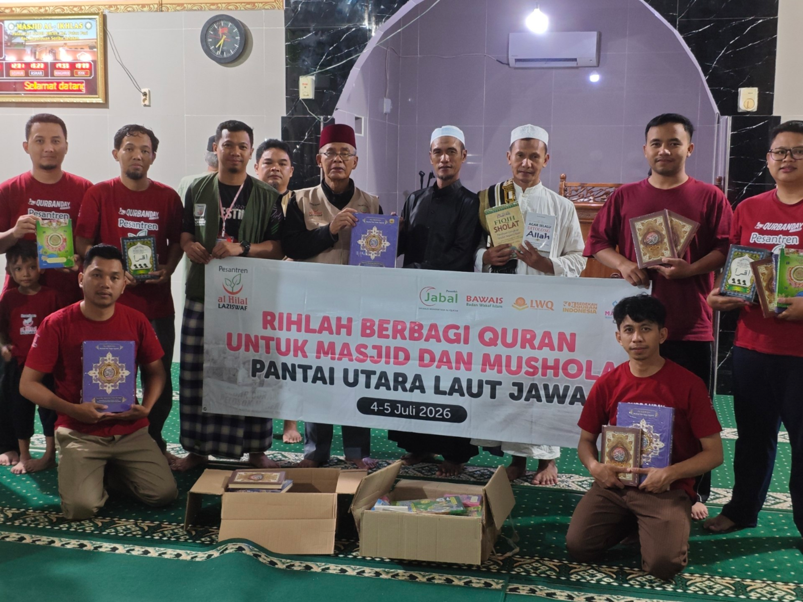 Sebar Quran Pantai Utara Laut Jawa, LAZISWAF Al Hilal Salurkan Mushaf Al-Qur'an ke Pulau Pari Kepulauan Seribu