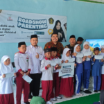Sukses Digelar, Roadshow Parenting Al Hilal dan MI AR-RIYADL Cimahi Bekali Orang Tua di Era Digital serta Salurkan Beasiswa untuk 10 Santri Yatim Berprestasi