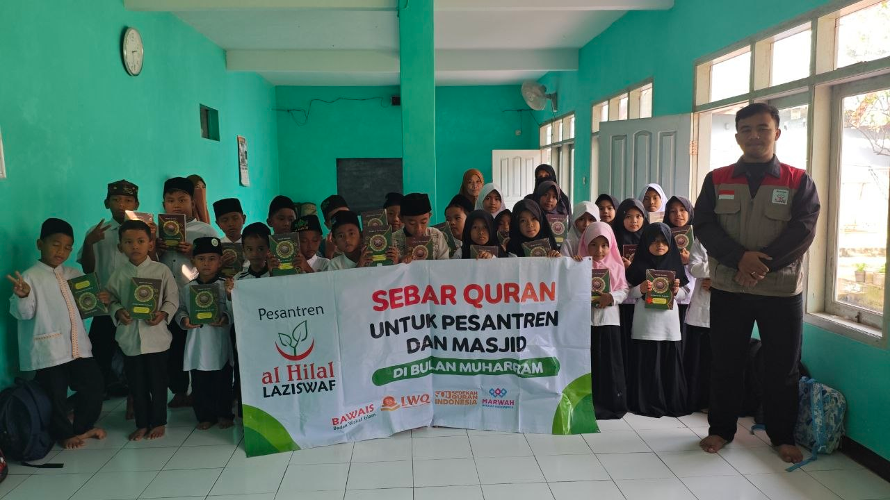 Lanjutan Sebar Qur’an Muharram, LAZISWAF Pesantren Al Hilal Salurkan Mushaf Al-Qur'an dan Iqra di Ciamis