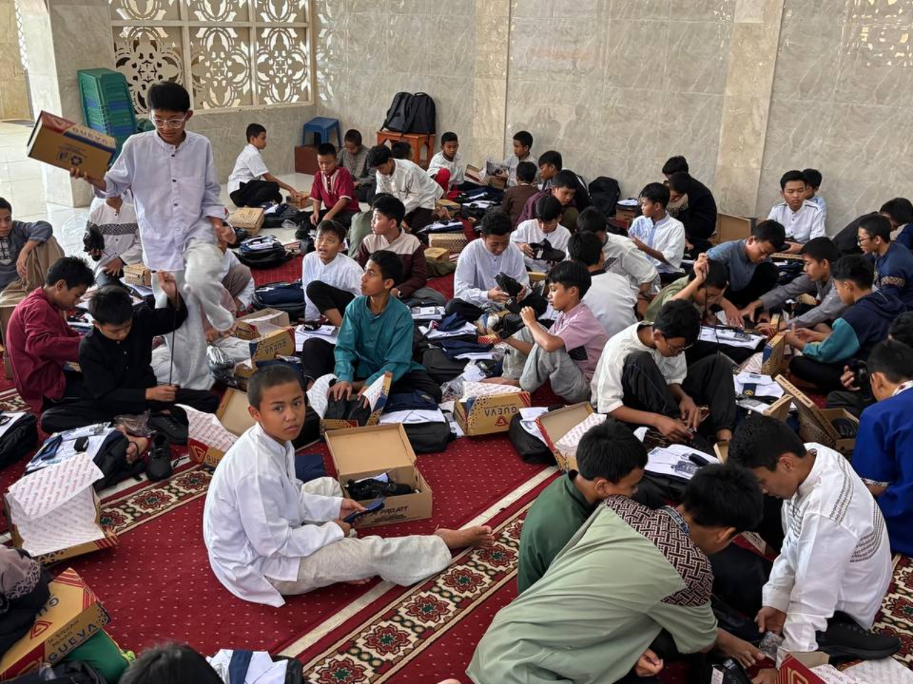 Sambut Tahun Ajaran Baru 2026/2027, Perlengkapan Sekolah untuk Santri Yatim Penghafal Al-Qur'an Sudah Disalurkan