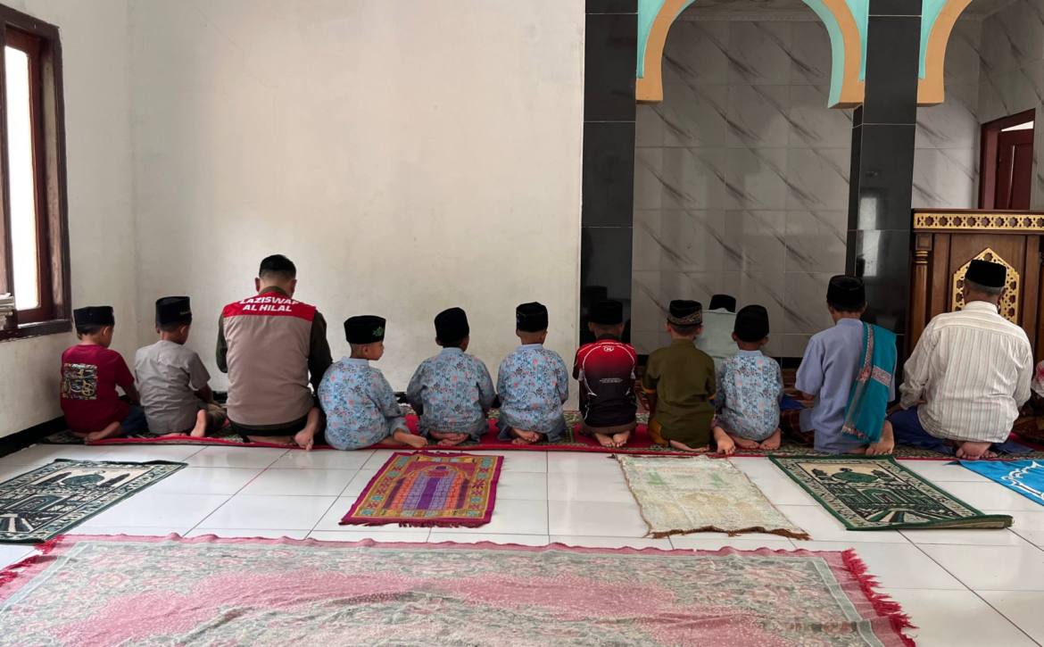 Karpet Baru, Hadirkan Tempat Sujud Lebih Nyaman untuk Santri dan Jamaah di Pelosok Cianjur