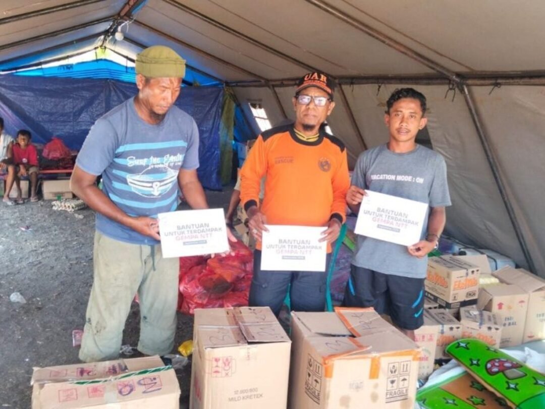 Bantuan untuk Penyintas Gempa NTT, LAZISWAF Al Hilal Salurkan Sembako dan Hygiene Kit untuk 127 KK