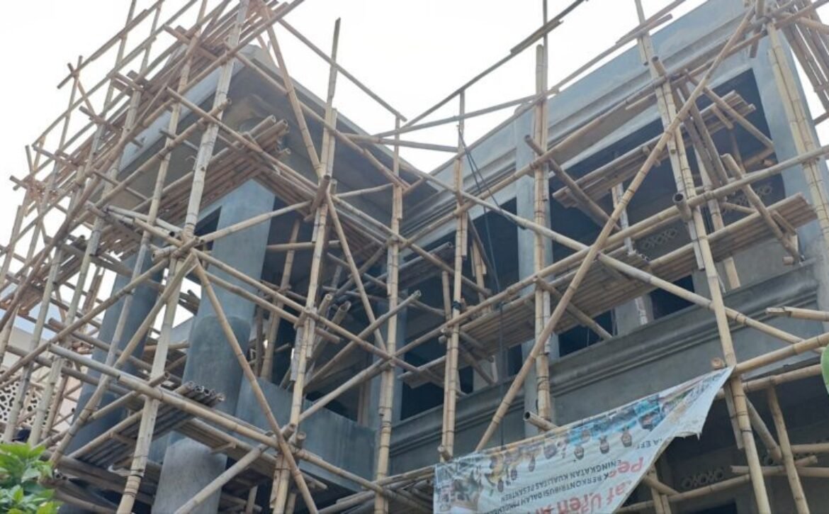 Update Pembangunan Asrama Santri Al Hilal 2 Cibiru, Berfokus Pada Plester Aci Bagian Depan