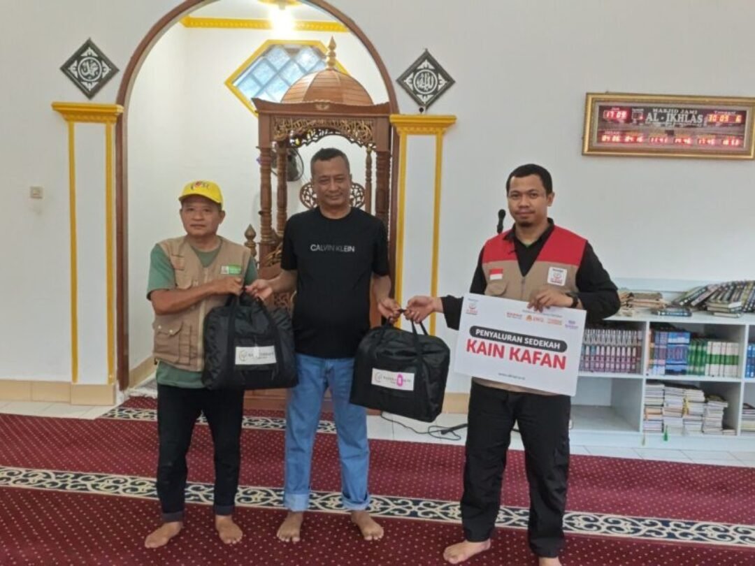 Menutup Ekspedisi Sebar Quran Pelosok Tasikmalaya, LAZISWAF Al Hilal Salurkan Perlengkapan Ibadah hingga Sedekah Beras
