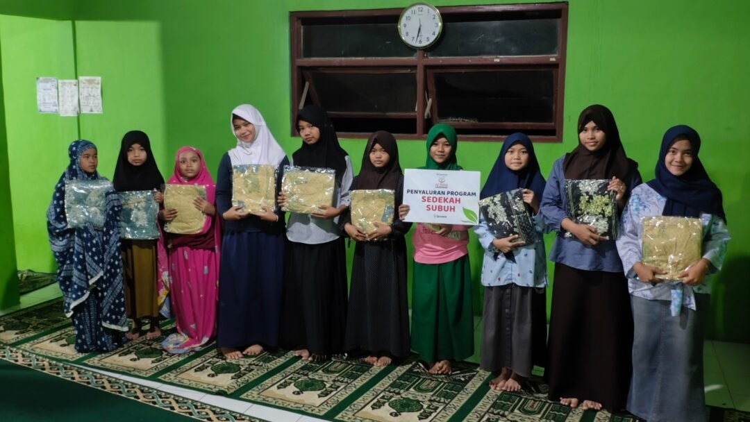 Tim Laziswaf Al Hilal Telah Salurkan Paket Ibadah untuk Santri Penghafal Al Quran di Pelosok Tasikmalaya