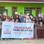 Sebar Quran Pelosok Tasik Selatan, LAZISWAF Al Hilal Salurkan Ratusan Mushaf Al Quran