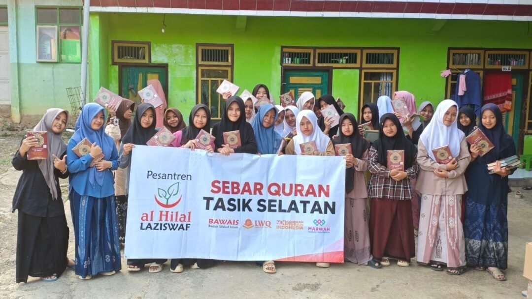 Sebar Quran Pelosok Tasik Selatan, LAZISWAF Al Hilal Salurkan Ratusan Mushaf Al Quran
