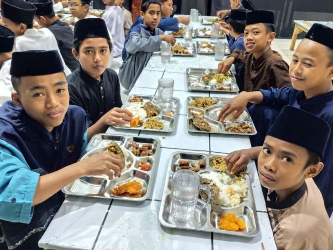 Sedekah Beras yang Sahabat Al Hilal Tunaikan, Menjadi Bekal Gizi Para Penghafal Al Quran