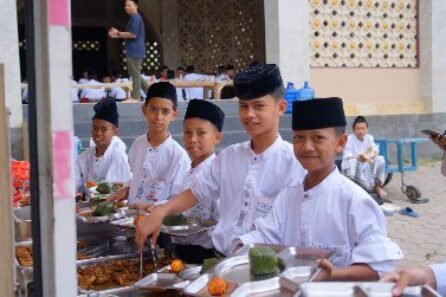 Hukum Sedekah Online Menurut Syariah: Sah dan Cara Aman Menunaikannya